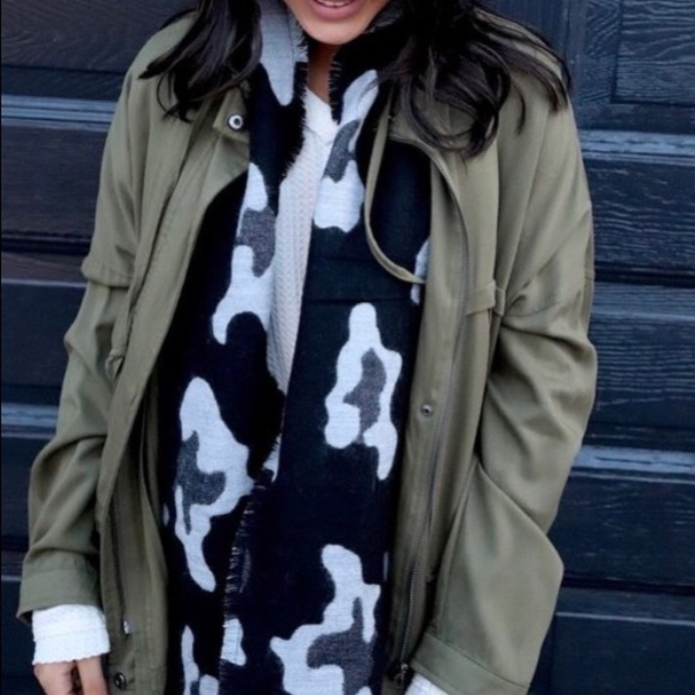Long Black Leopard Animal Printed Scarf - Picture 3 of 5